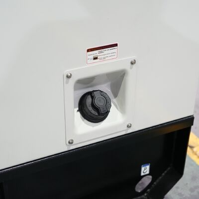550kW 688KVA Υπερήλεκτρο ντίζελ ήσυχη γεννήτρια 50/60HZ μονο-/τρί-φασικές φορητές γεννήτριες DCEC Cummin